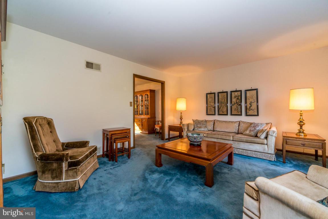 101 St Thomas Road Lancaster, PA 17601 - Photo 6 of 28