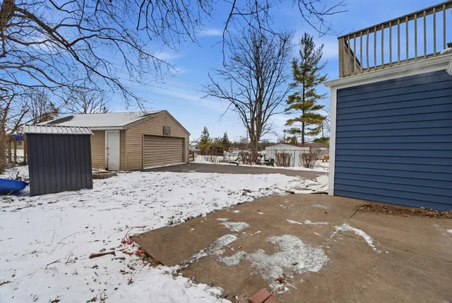 $250,000 | 233 East Hawthorne Drive, Round Lake Beach, IL 60073