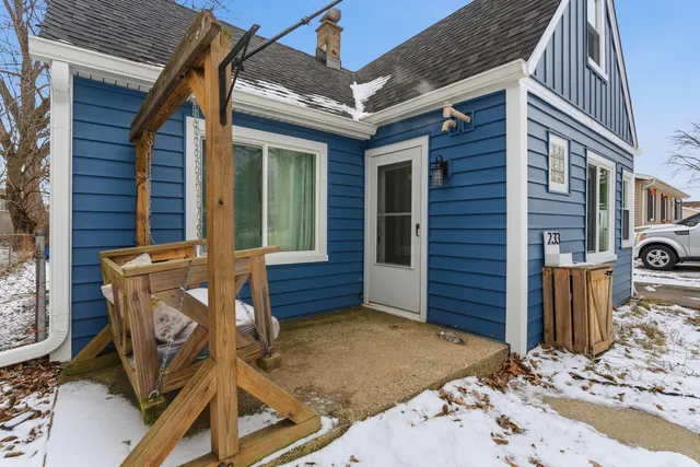$250,000 | 233 East Hawthorne Drive, Round Lake Beach, IL 60073