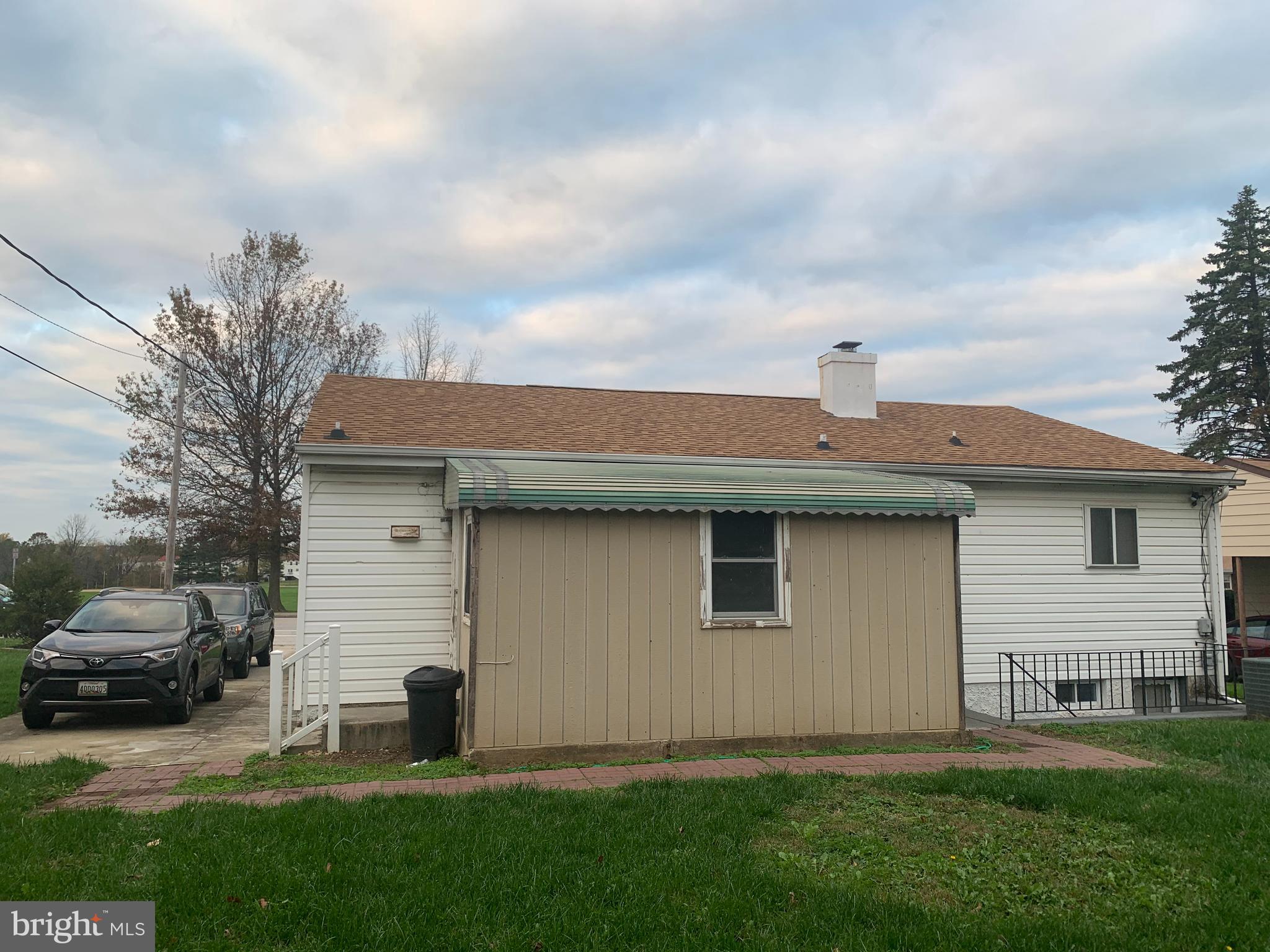 625 Crosby Road Baltimore, MD 21228 - Photo 3 of 22