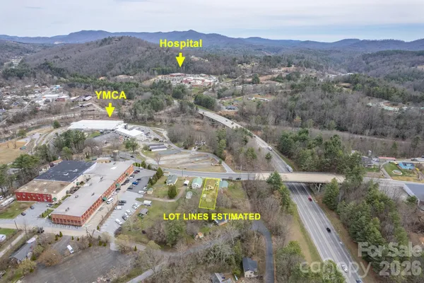 $215,000 | 400 Summit Avenue, Spruce Pine, NC 28777