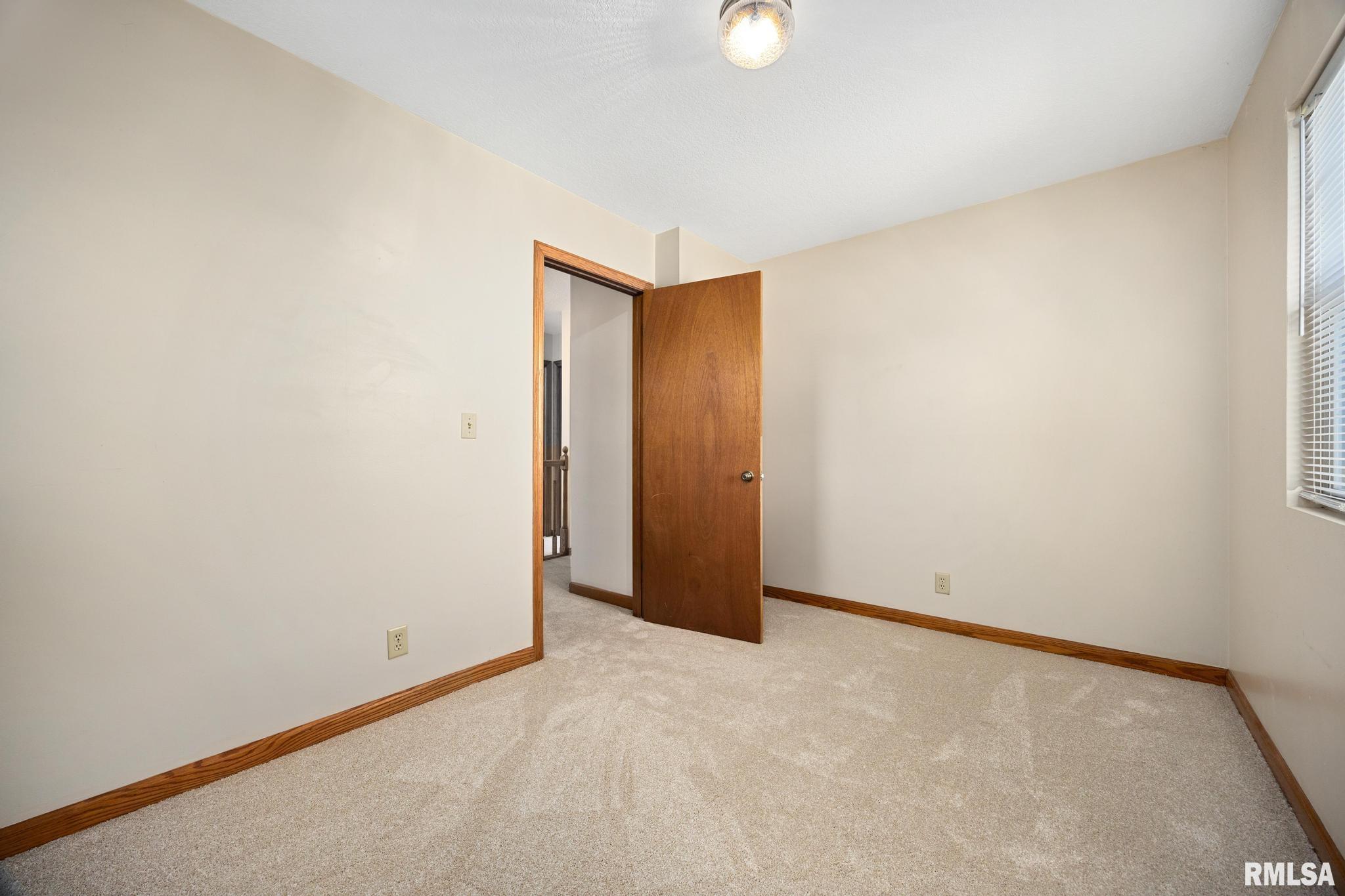 1101 Eisenhower Drive, Unit B Pekin, IL 61554 - Photo 16 of 26