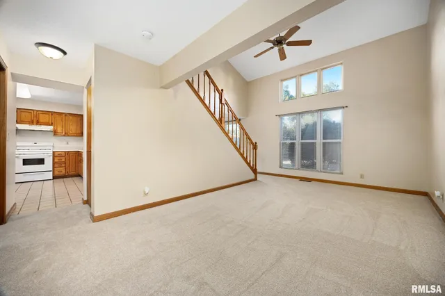 $165,900 | 1101 Eisenhower Drive, Unit B, Pekin, IL 61554