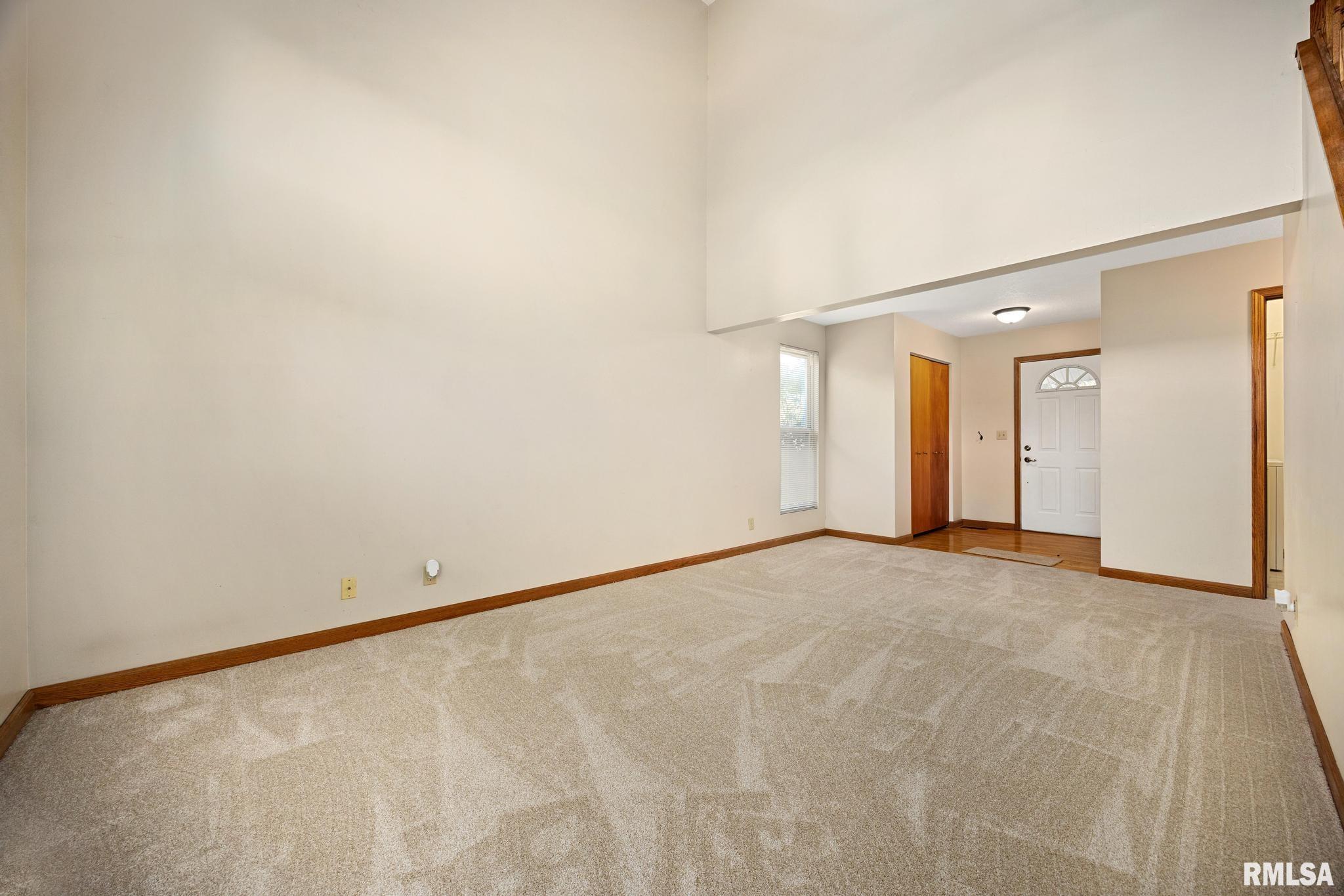 1101 Eisenhower Drive, Unit B Pekin, IL 61554 - Photo 7 of 26