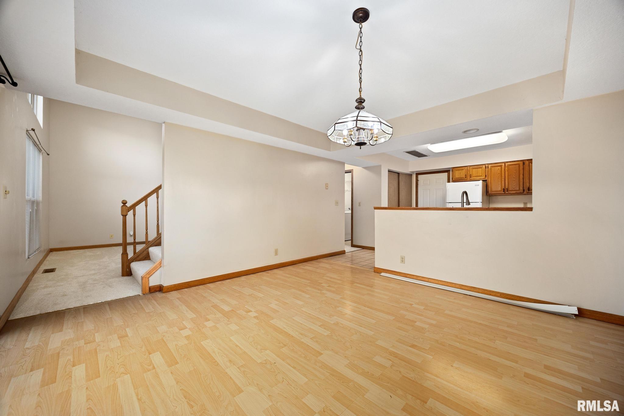 1101 Eisenhower Drive, Unit B Pekin, IL 61554 - Photo 9 of 26