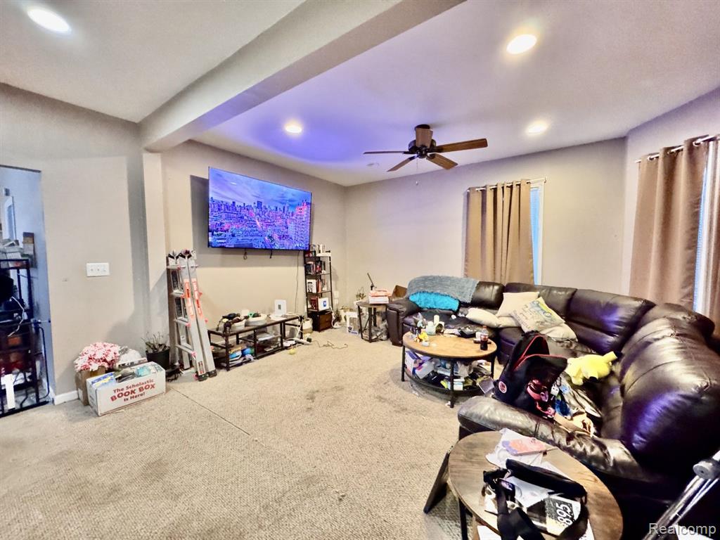 7583 Henry Street Center Line, MI 48015 - Photo 8 of 20