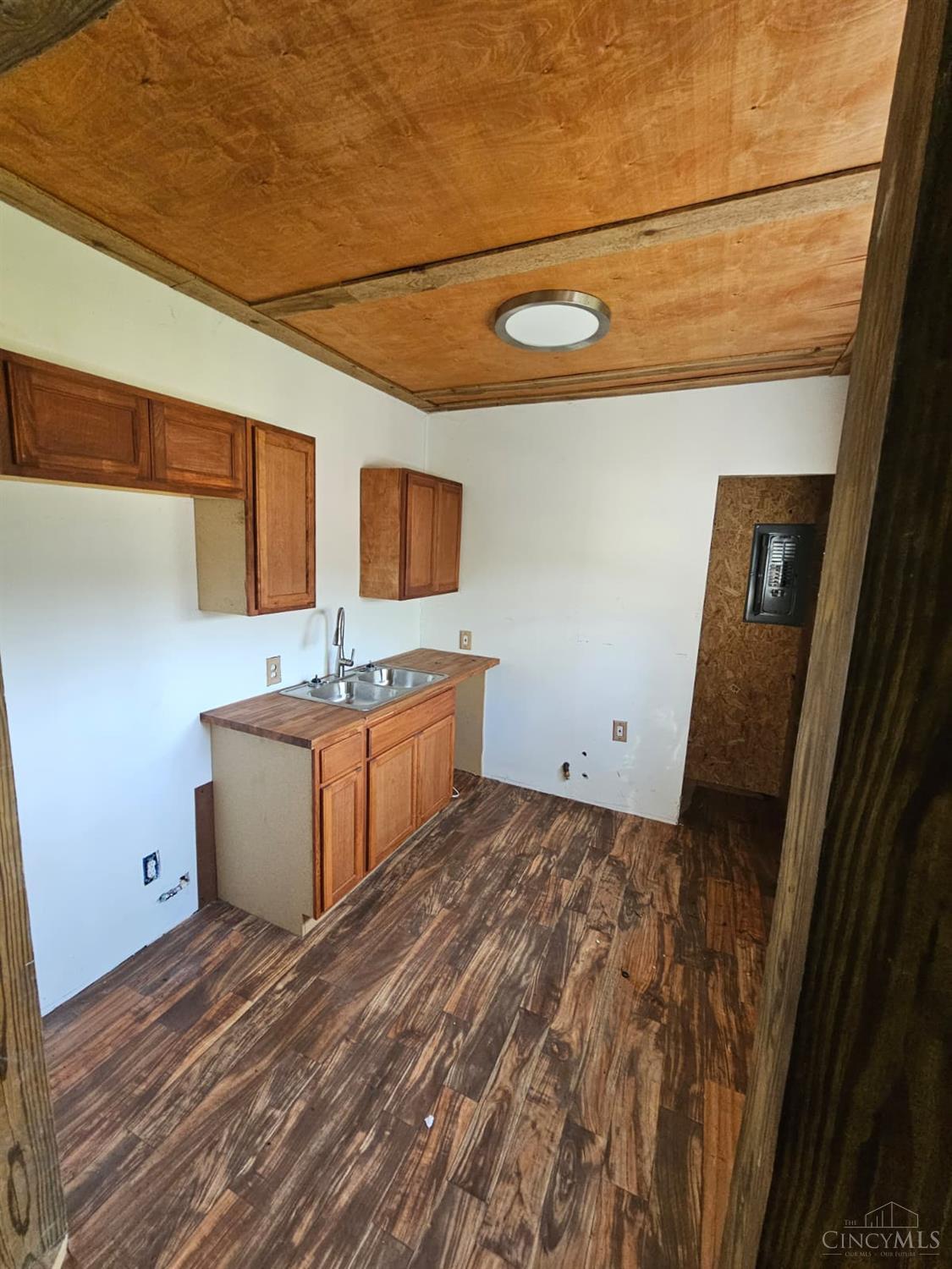 3888 River Road Cincinnati, OH 45204 - Photo 7 of 9