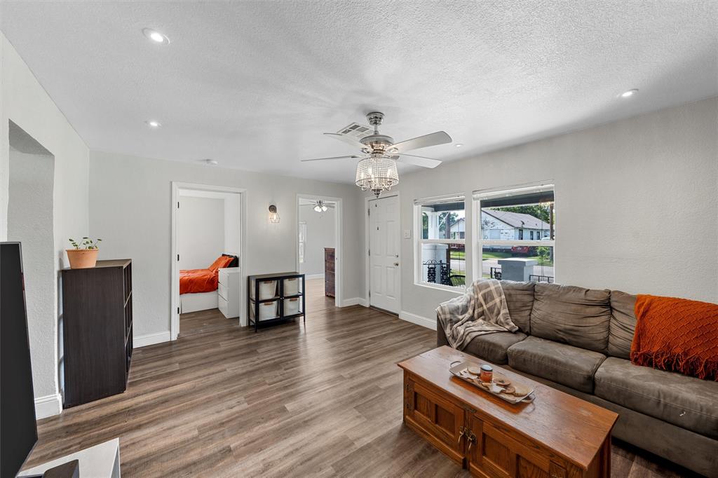 1130 Kellum Street Waco, TX 76704 - Photo 3 of 15