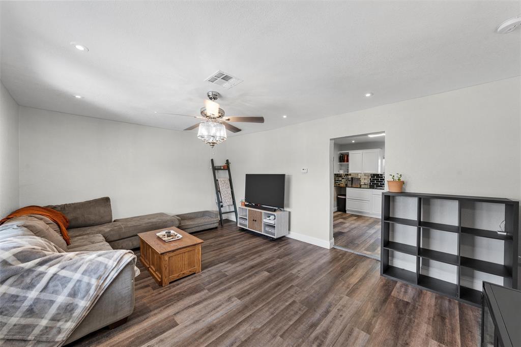 1130 Kellum Street Waco, TX 76704 - Photo 4 of 15