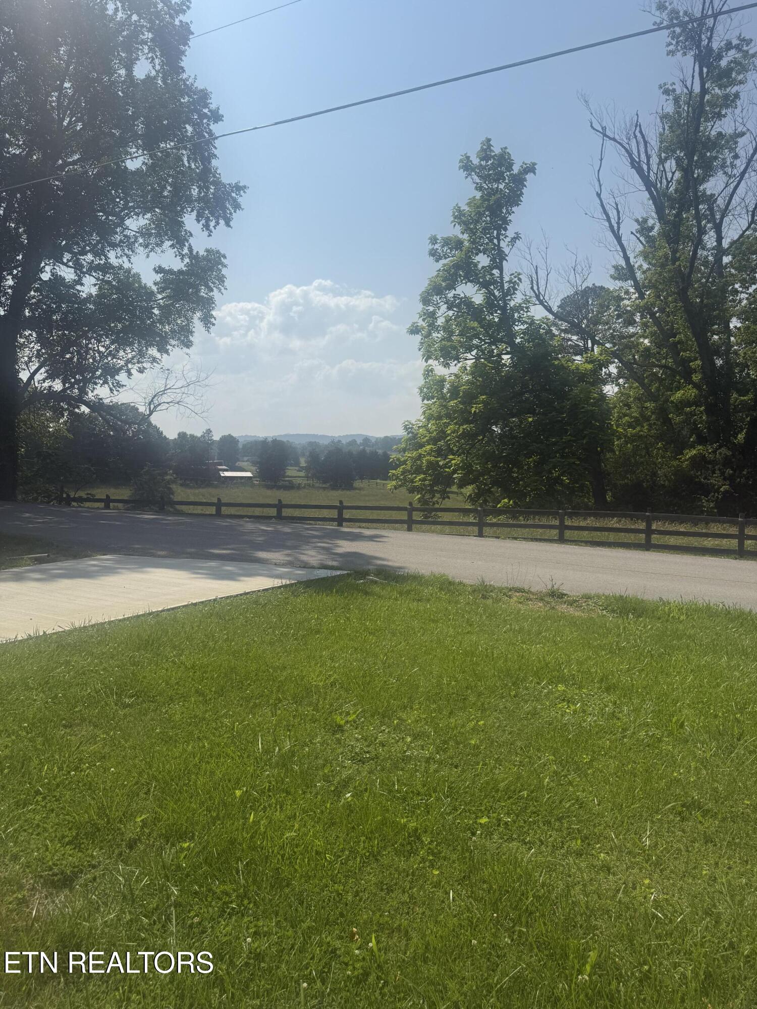 1184 Davis Chapel Road La Follette, TN 37766 - Photo 3 of 45 IMG_0884 (1)