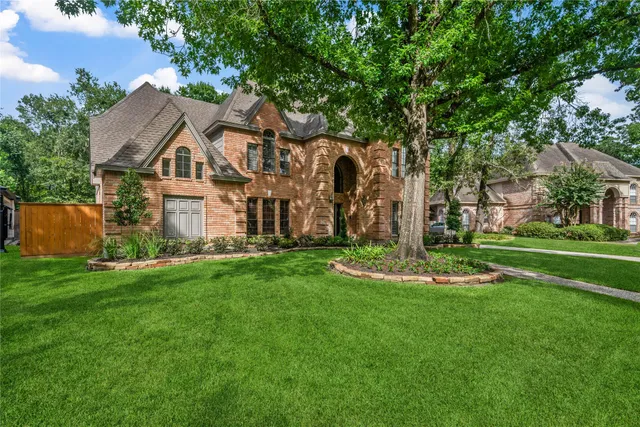 front view of house with a yard