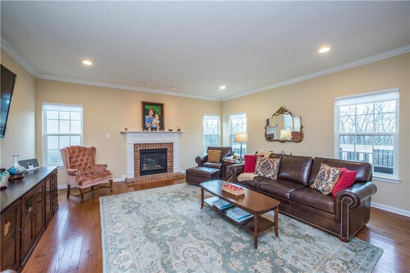 341 Rocky Ridge Road Bethel Park, PA 15102 - Photo 5 of 25 Gallery Image 5