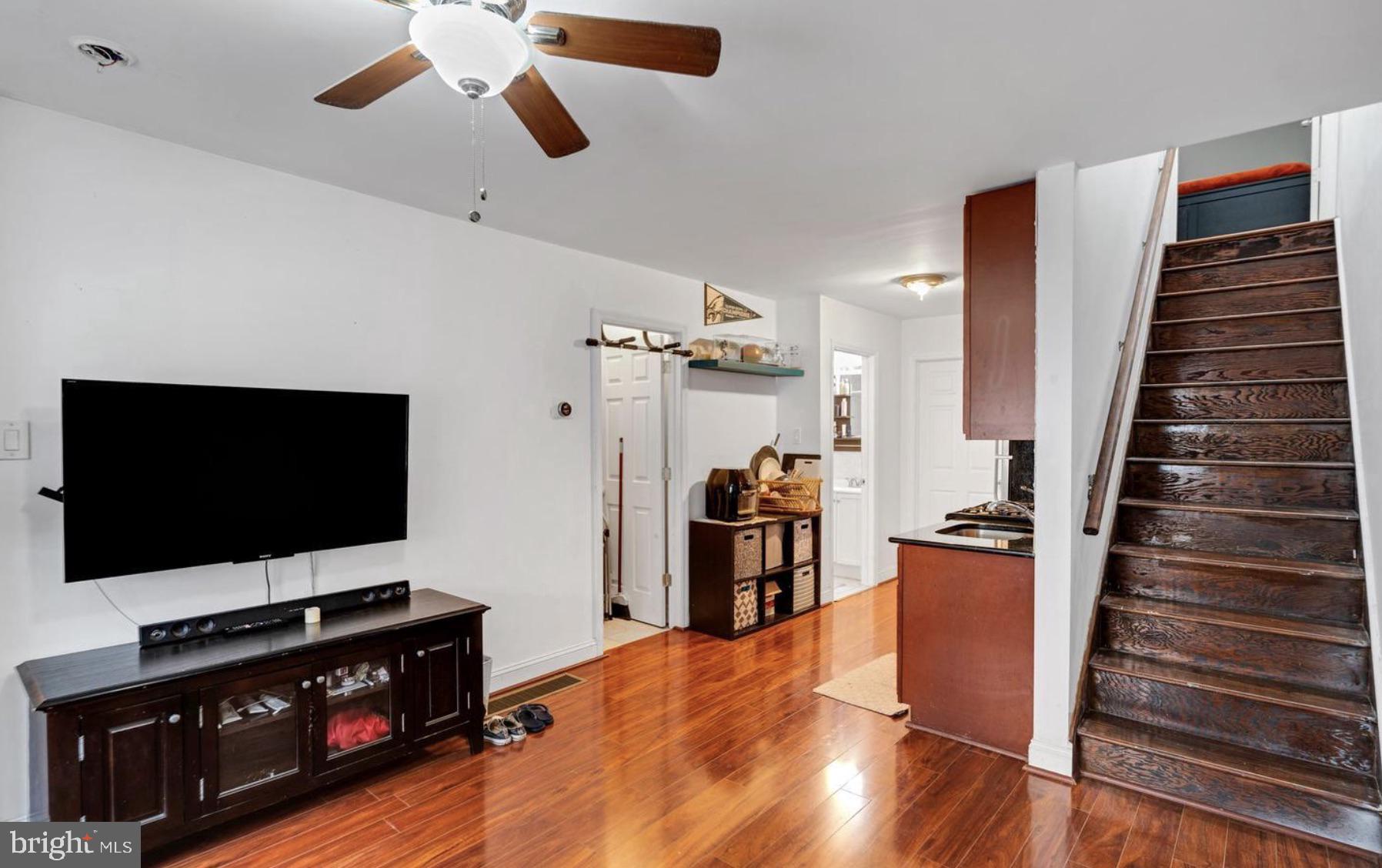 406 Pierce Street, Unit 1 Philadelphia, PA 19148 - Photo 8 of 15