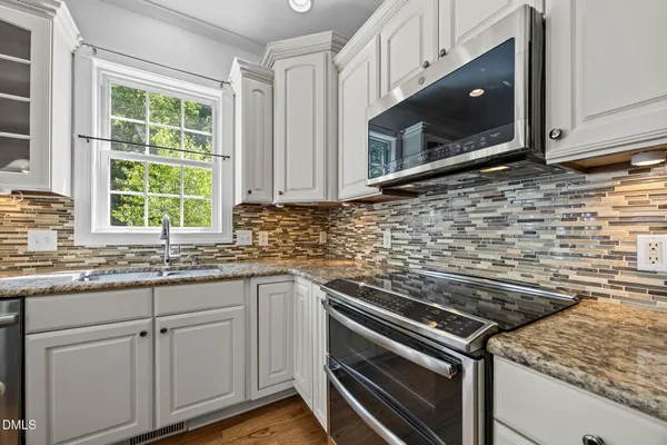 $2,350 | 1325 Old Regent Drive, Fuquay-Varina, NC 27526