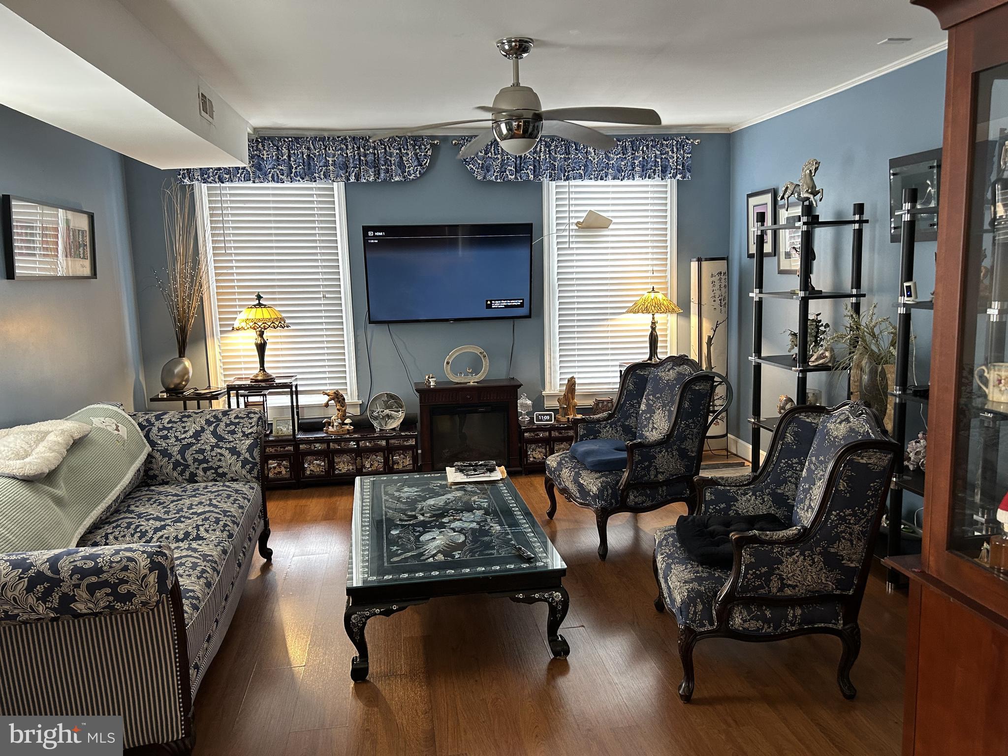 815 Scott Street Baltimore, MD 21230 - Photo 5 of 9 a living room with furniture wooden floor and a window