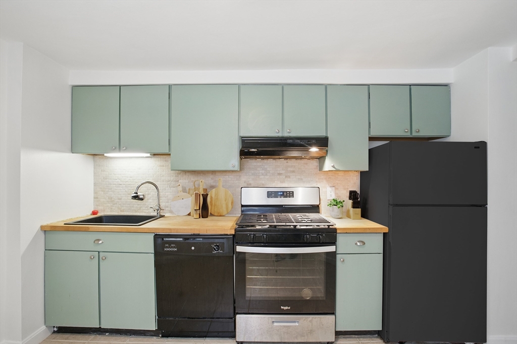 30 Kinross Road, Unit 2 Boston, MA 02135 - Photo 3 of 17 Gallery Image 3