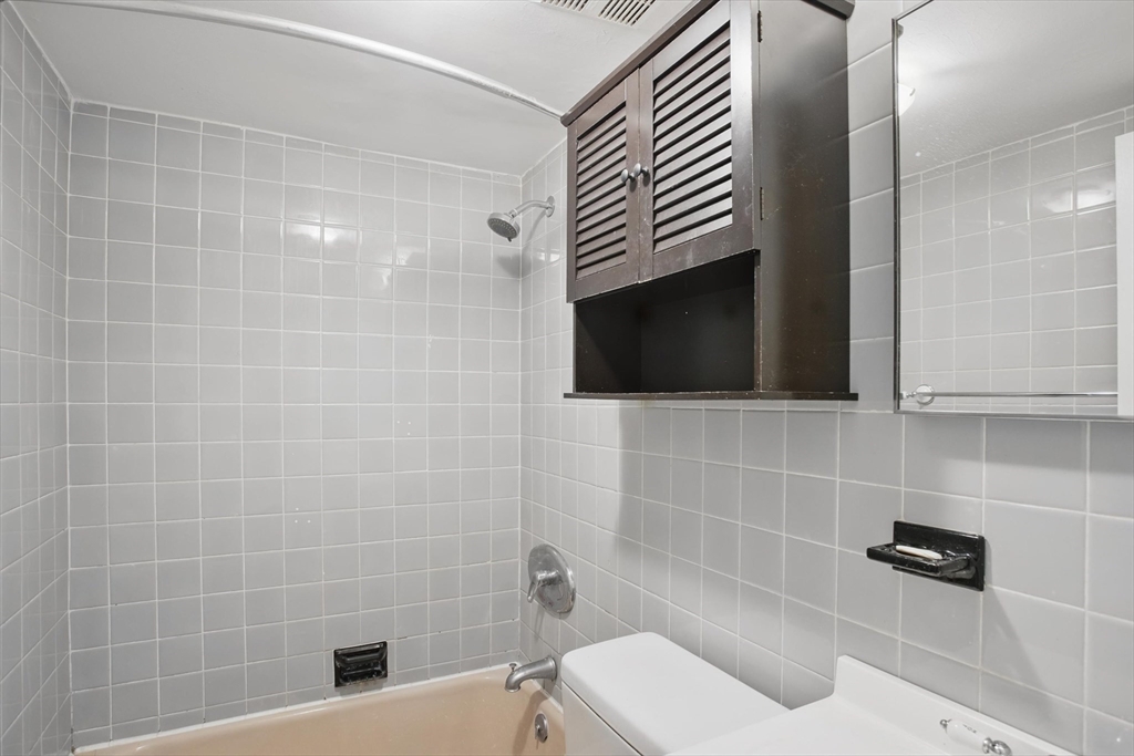 30 Kinross Road, Unit 2 Boston, MA 02135 - Photo 5 of 17 Gallery Image 5