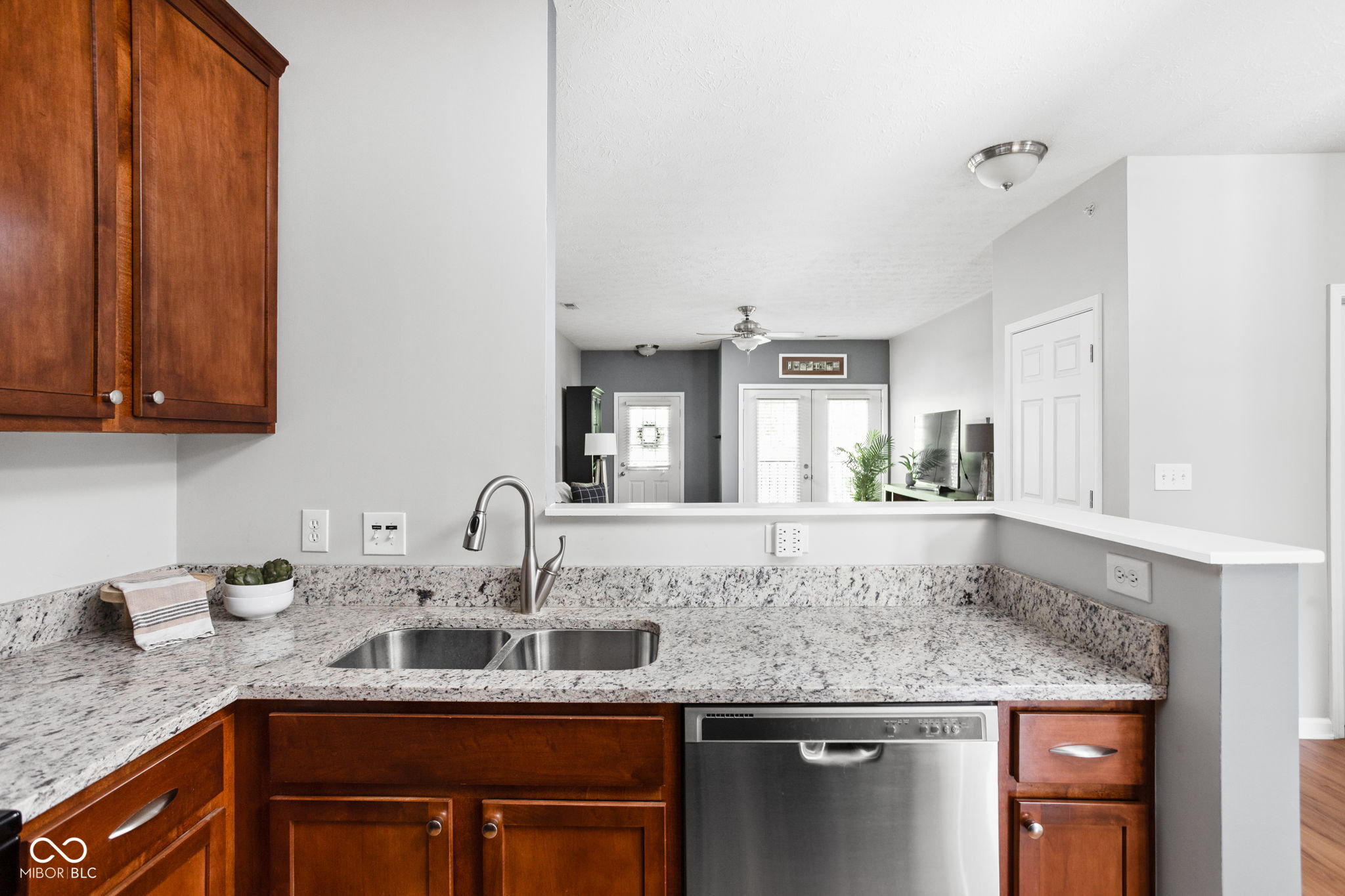 1026 Reserve Way Indianapolis, IN 46220 - Photo 15 of 39