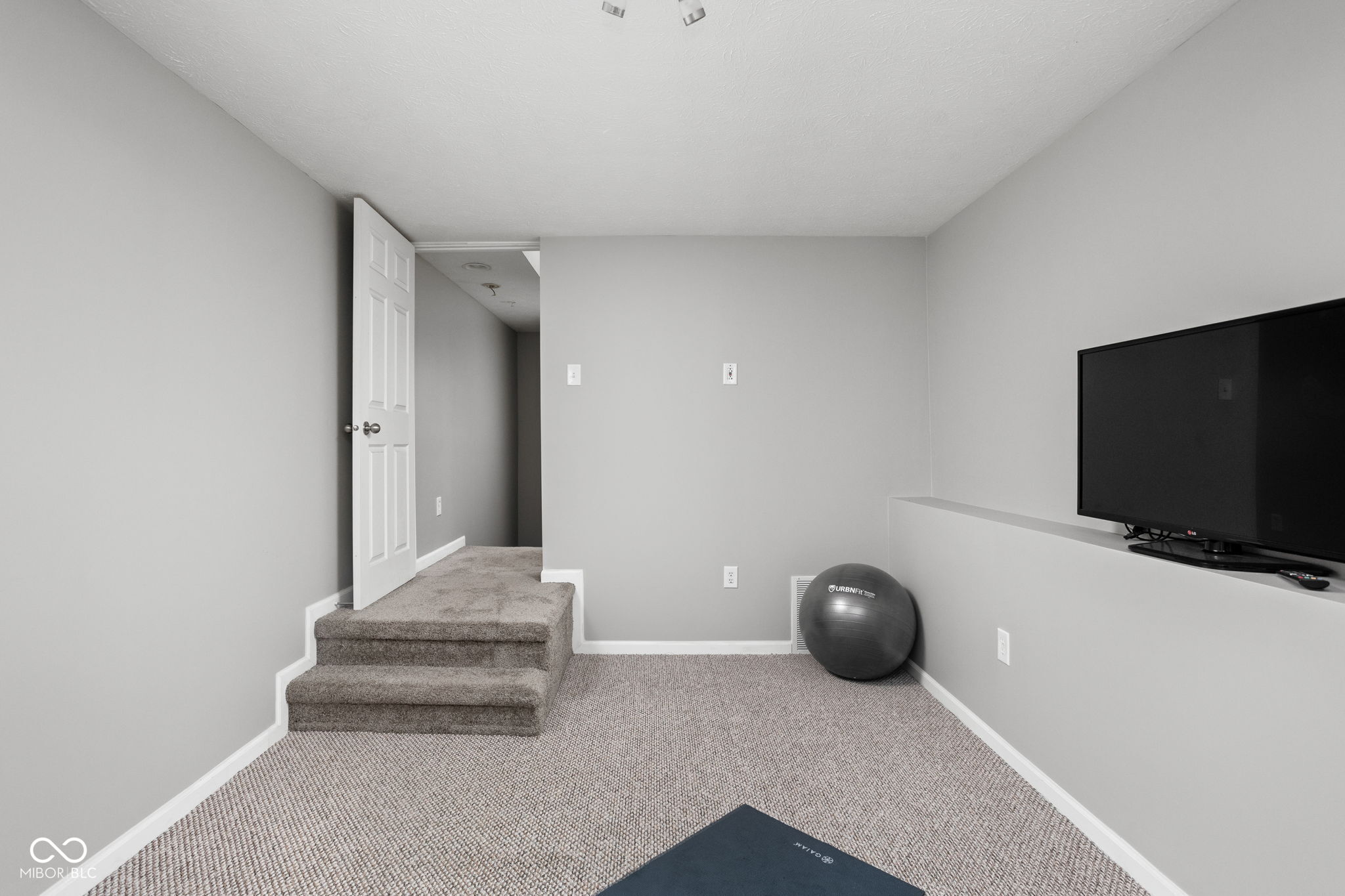 1026 Reserve Way Indianapolis, IN 46220 - Photo 25 of 39