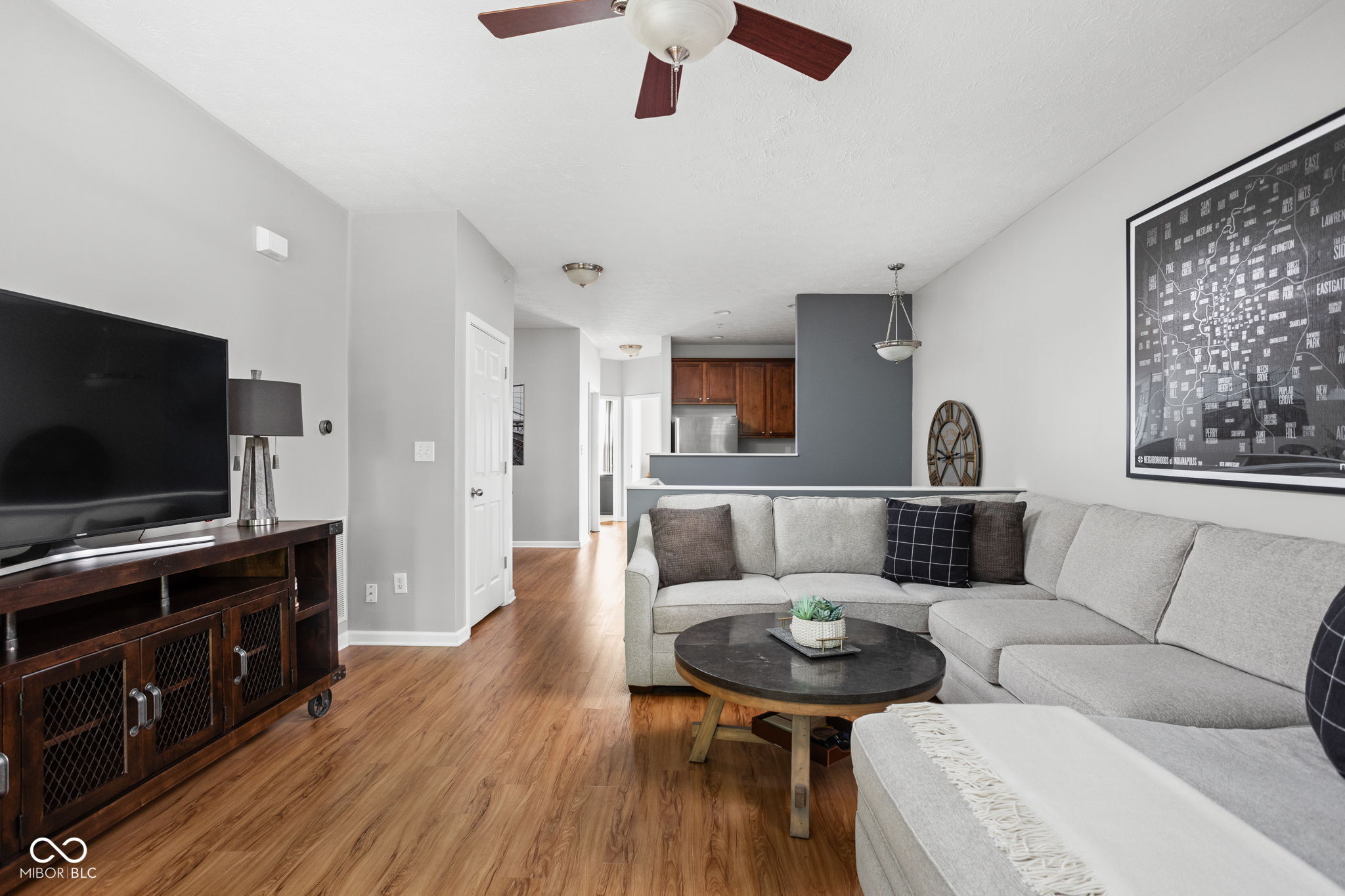 1026 Reserve Way Indianapolis, IN 46220 - Photo 4 of 39