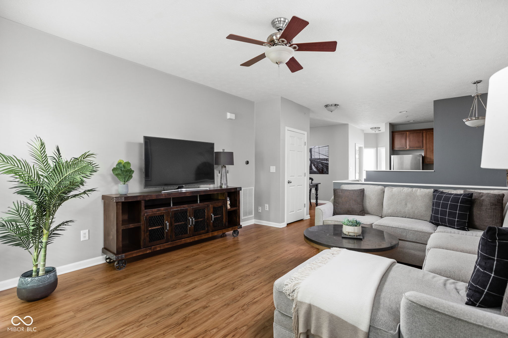 1026 Reserve Way Indianapolis, IN 46220 - Photo 5 of 39