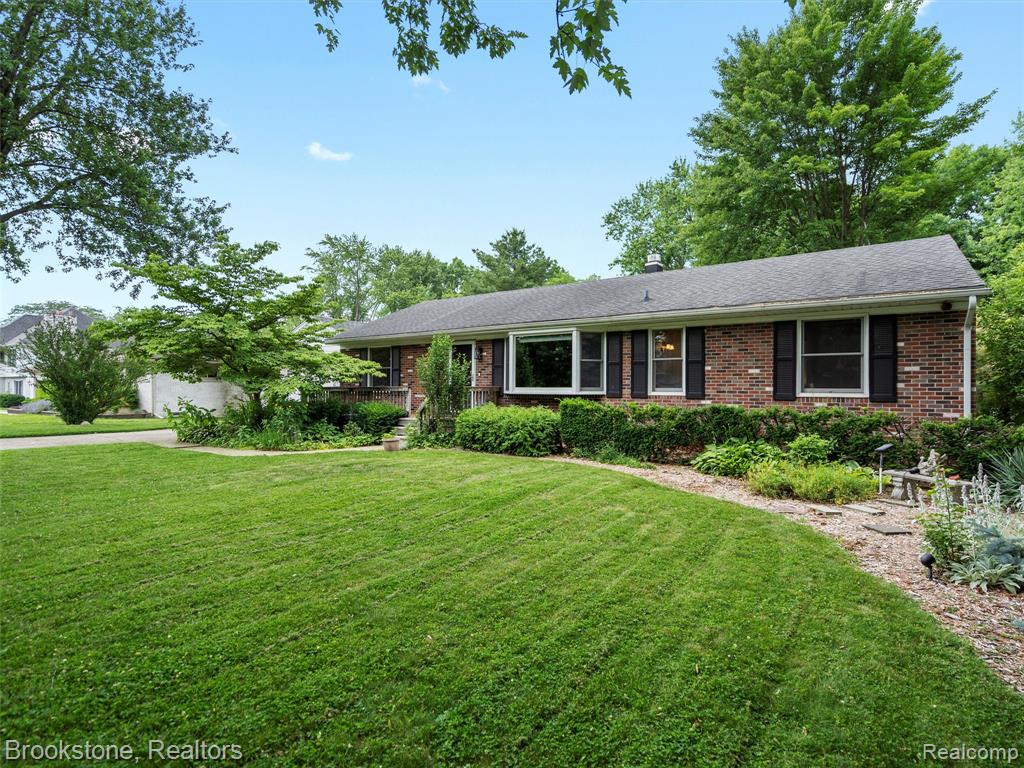 2830 Harrington Road Rochester Hills, MI 48307 - Photo 3 of 38