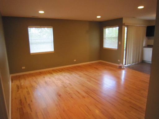 86 Gant Circle, Unit H Streamwood, IL 60107 - Photo 2 of 9
