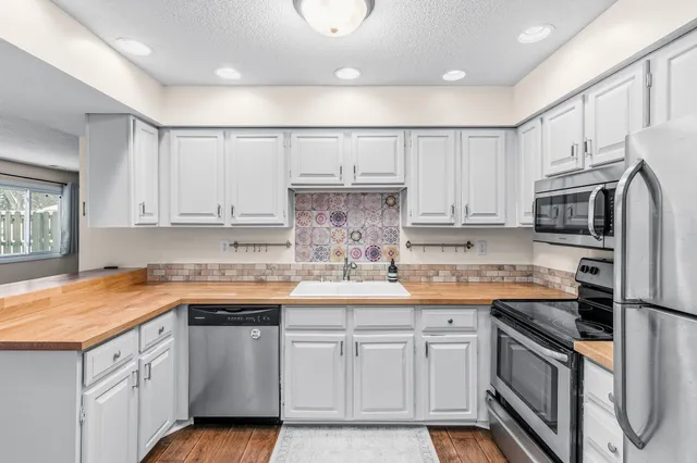 $232,000 | 5527 East Bavarian Pass, Fridley, MN 55432