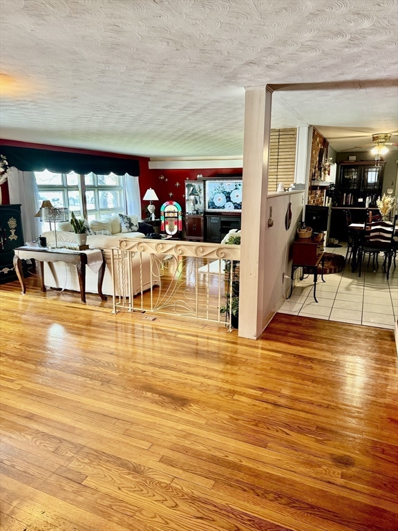 38 Albion Street Everett, MA 02149 - Photo 4 of 29