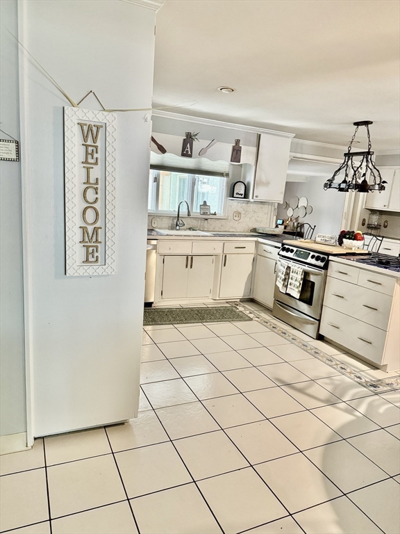 38 Albion Street Everett, MA 02149 - Photo 7 of 29