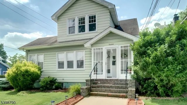 $2,200 | 19 Harding Street, Unit 2, Maplewood, NJ 07040