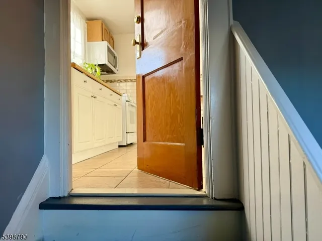 $2,200 | 19 Harding Street, Unit 2, Maplewood, NJ 07040