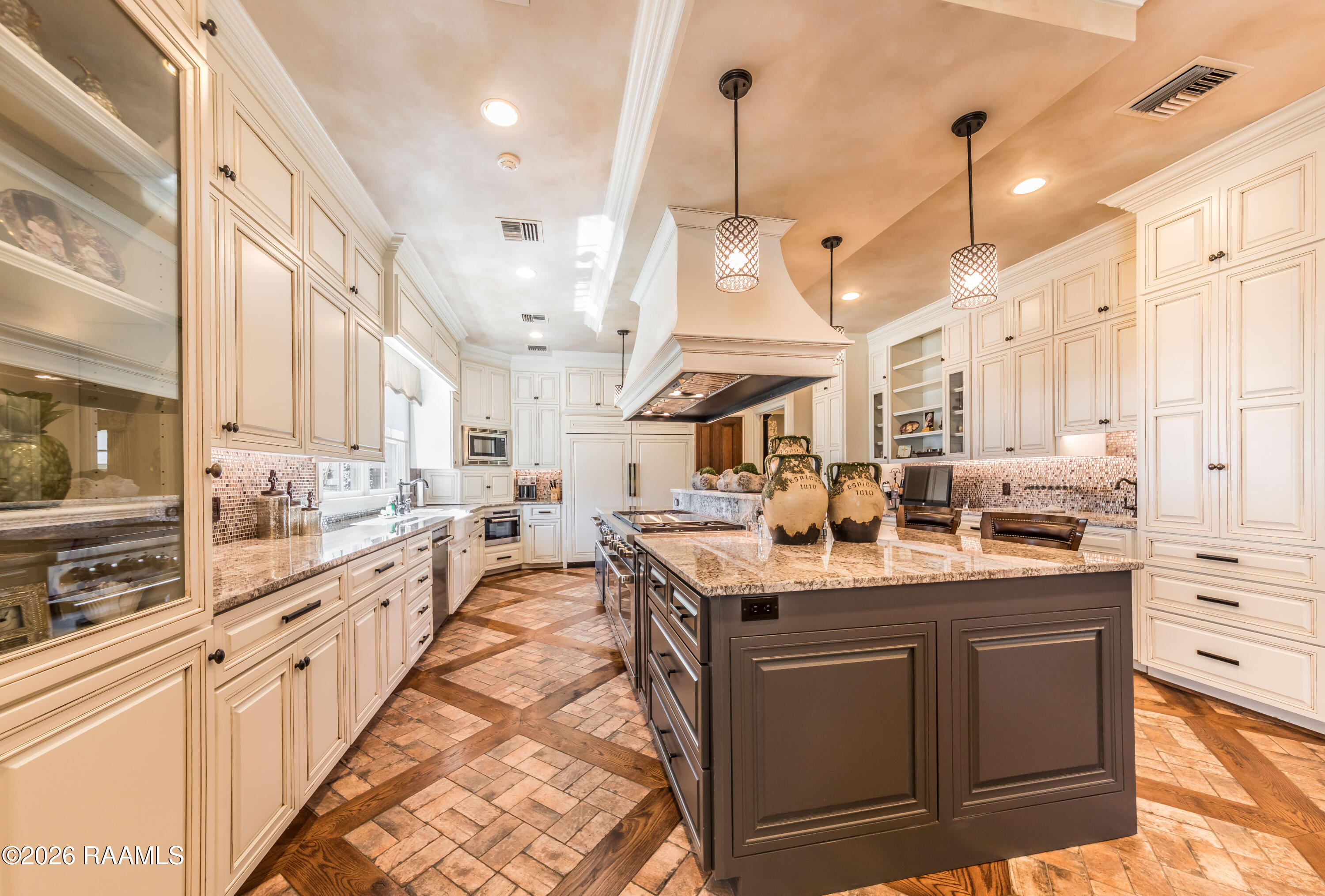 100 Shannon Road Lafayette, LA 70503 - Photo 17 of 57 100Shannon-61