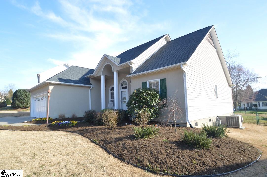 129 Sheldon Drive Moore, SC 29369 - Photo 1 of 29 Gallery Image 1