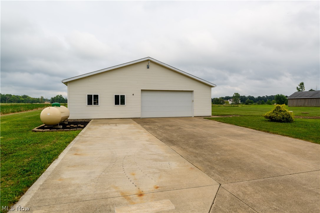 10747 Jones Road Litchfield, OH 44253 - Photo 4 of 31 Gallery Image 4