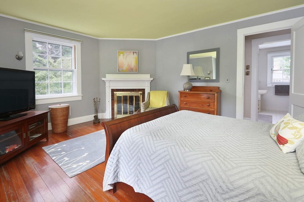 45 Waterston Road Newton, MA 02458 - Photo 11 of 24