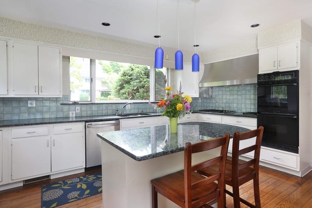 45 Waterston Road Newton, MA 02458 - Photo 8 of 24