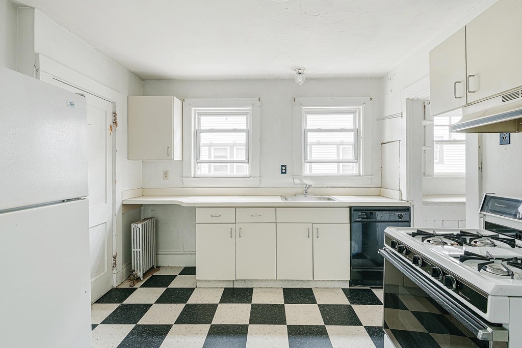 20 Carver Road East Watertown, MA 02472 - Photo 9 of 15 Gallery Image 9