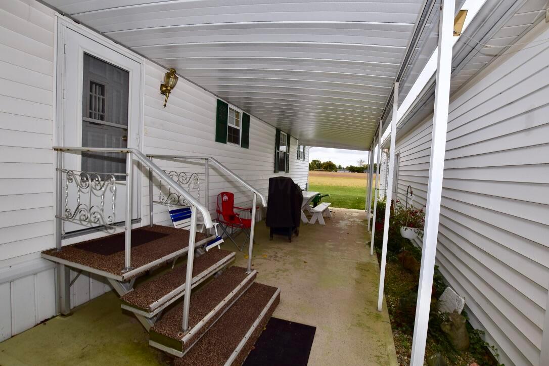 3200 Smeltzer Road, Unit 100 Marion, OH 43302 - Photo 4 of 29 Covered patio