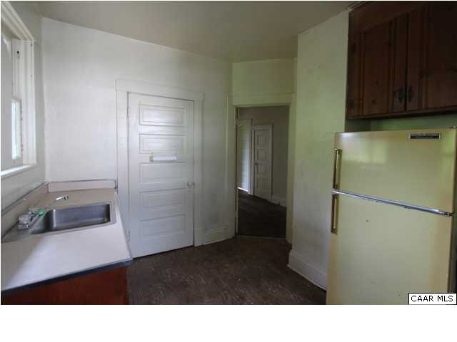 910 Rugby Road Charlottesville, VA 22903 - Photo 10 of 23 Gallery Image 10