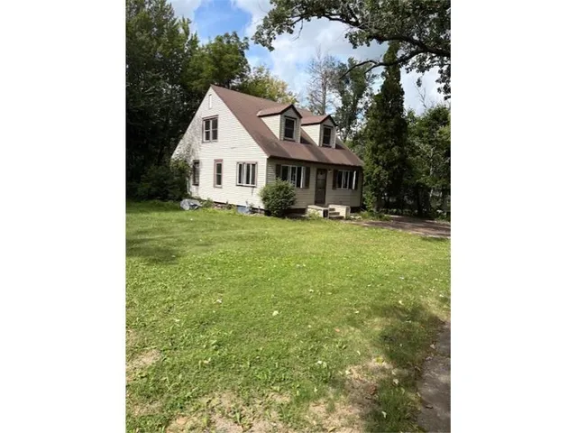 $324,950 | 1025 Mahtomedi Avenue, Mahtomedi, MN 55115