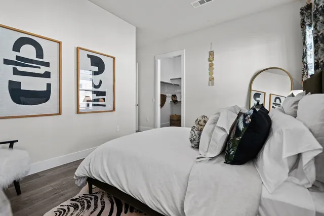 $2,422 | 476 Suffield Drive, Unit 812, Buda, TX 78610