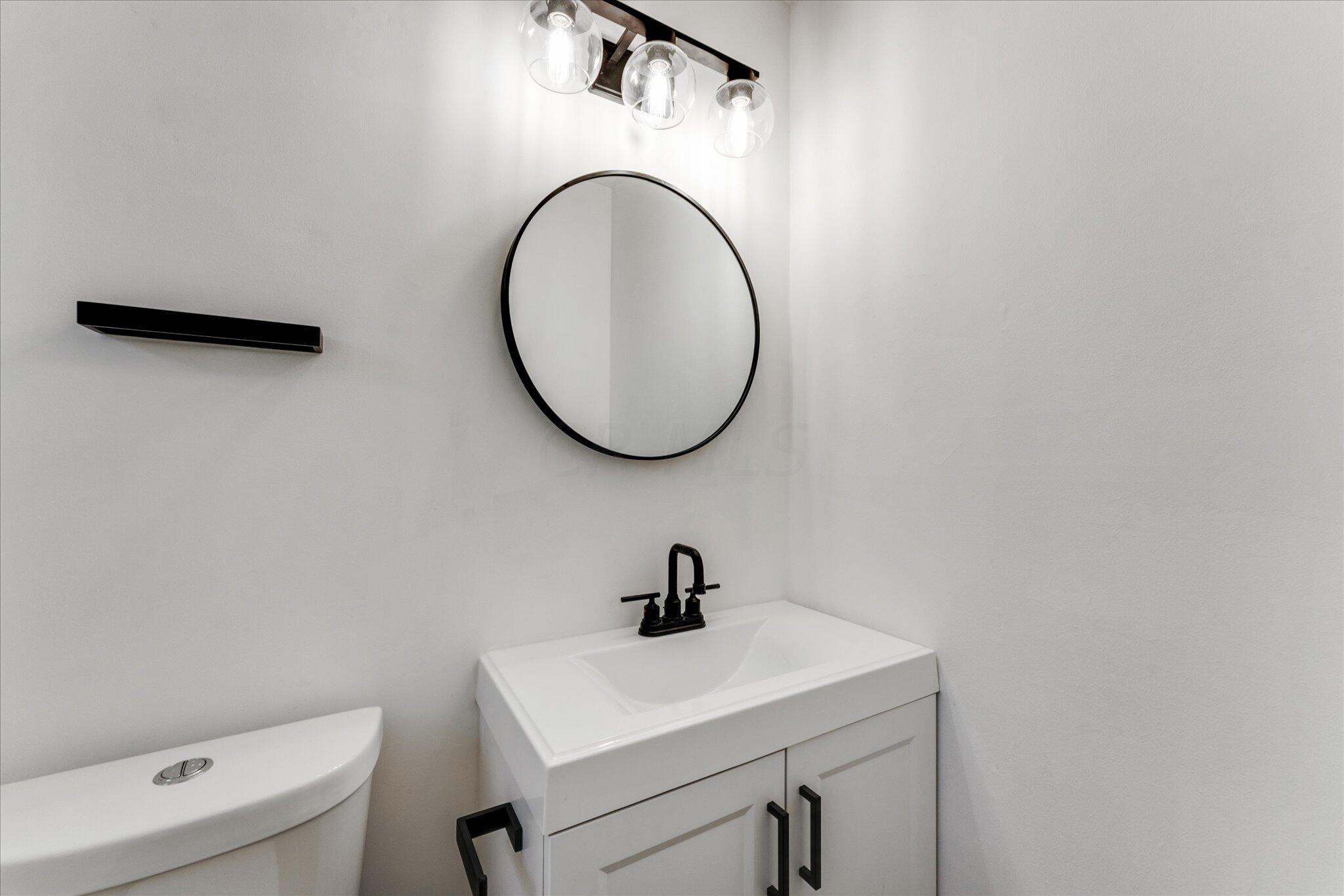 1704 Quigley Road Columbus, OH 43227 - Photo 7 of 16 UNWIND in this brand new hallway bath/spa area!