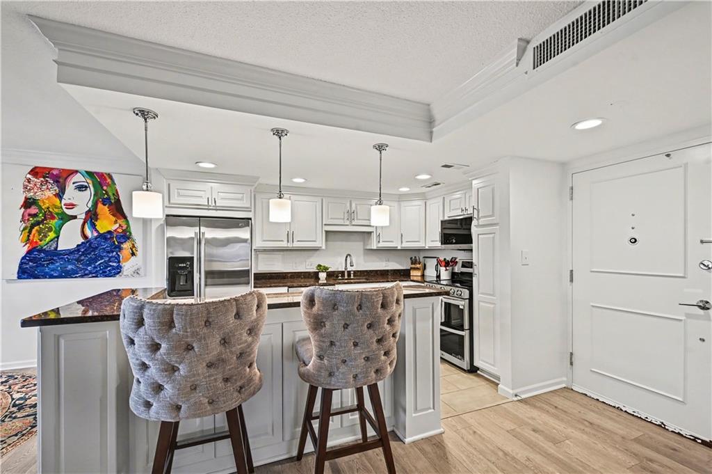 4545 Wornall Road, Unit 610 Kansas City, MO 64111 - Photo 6 of 24