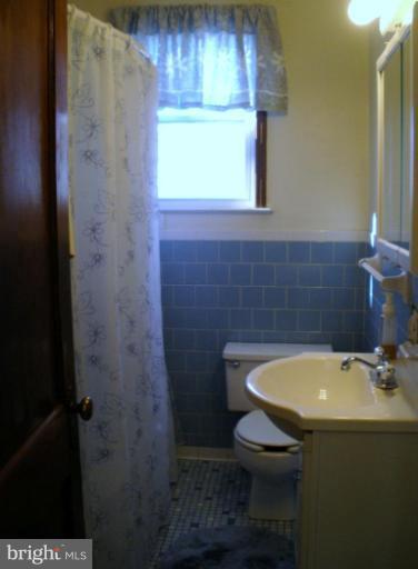 309 Townsend Road Essex, MD 21221 - Photo 13 of 14 Bath #1
