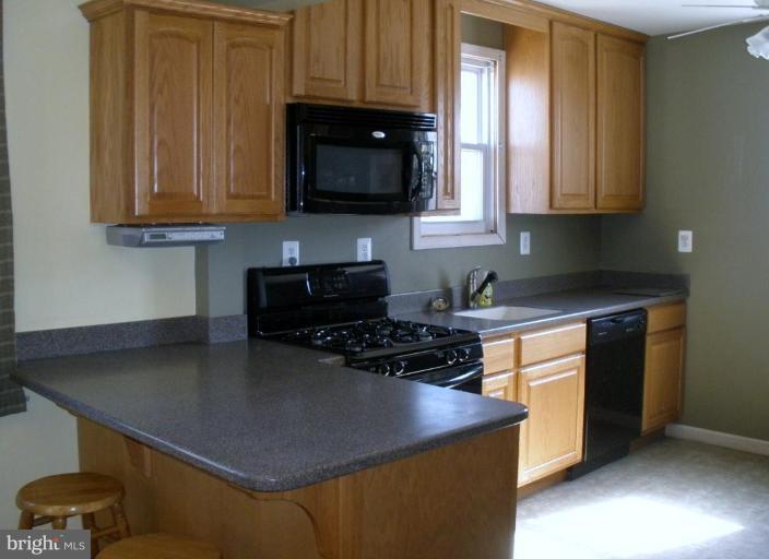 309 Townsend Road Essex, MD 21221 - Photo 9 of 14 Kitchen