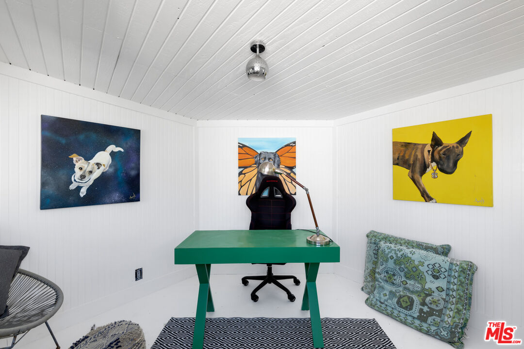 29500 Heathercliff Road, Unit 53 Malibu, CA 90265 - Photo 21 of 24 a living room with furniture