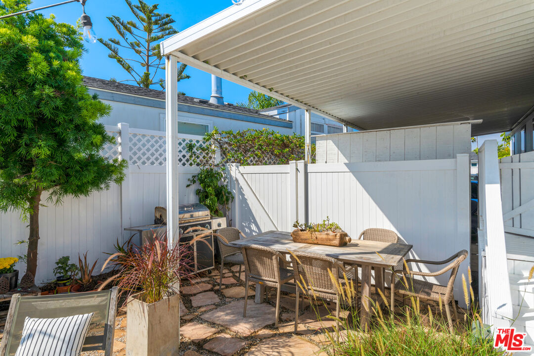 29500 Heathercliff Road, Unit 53 Malibu, CA 90265 - Photo 4 of 24 a view of an outdoor sitting area