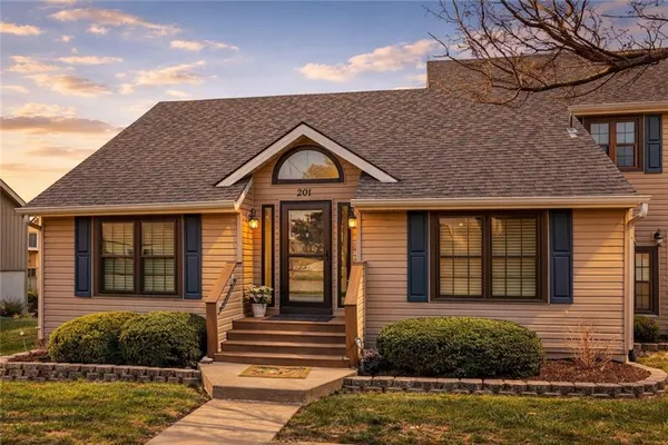 $250,000 | 201 Stonebridge Lane, Smithville, MO 64089