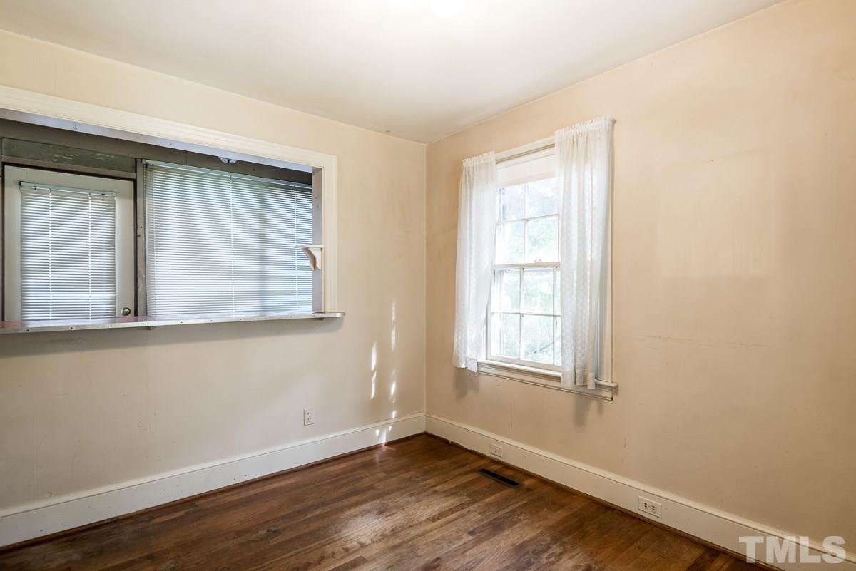 1111 Watauga Street Raleigh, NC 27604 - Photo 7 of 16 Dining room with an eat-in bar